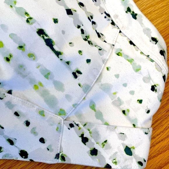 Fabletics Sports Bra Women’s Fleck print Greens clasp back activewear workout XL - Picture 3 of 8